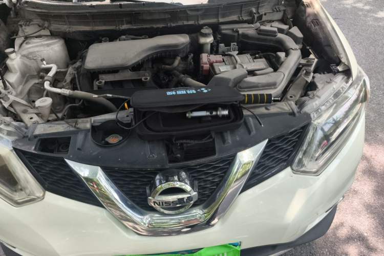 Used Nissan X-Trail 2014 2.0L CVT Comfort Edition 2WD Engine Bay
