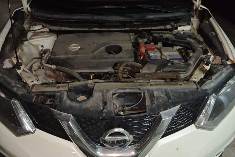 Used Nissan X-Trail 2014 2.0L CVT Comfort Edition 2WD Engine Bay