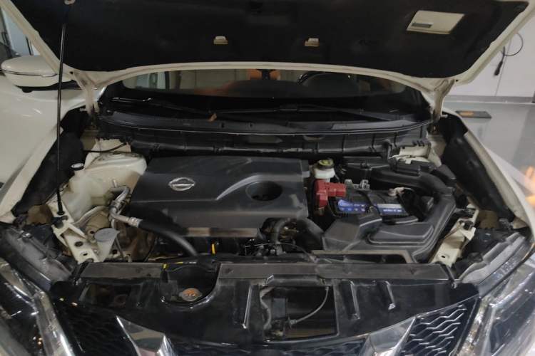Used Nissan X-Trail 2014 2.0L CVT Smart Edition 2WD Engine Bay