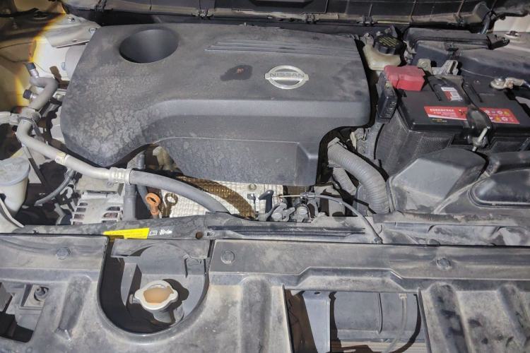 Used Nissan X-Trail 2014 2.5L CVT Leading Edition 4WD Engine Bay