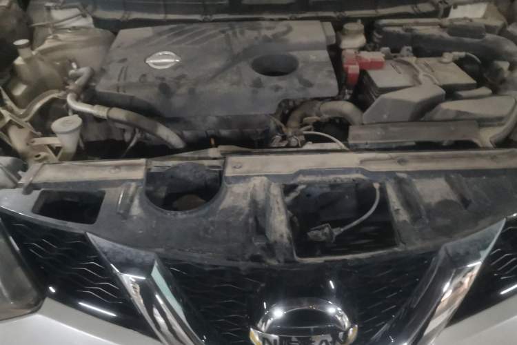 Used Nissan X-Trail 2014 2.0L CVT Comfort Edition 2WD Engine Bay