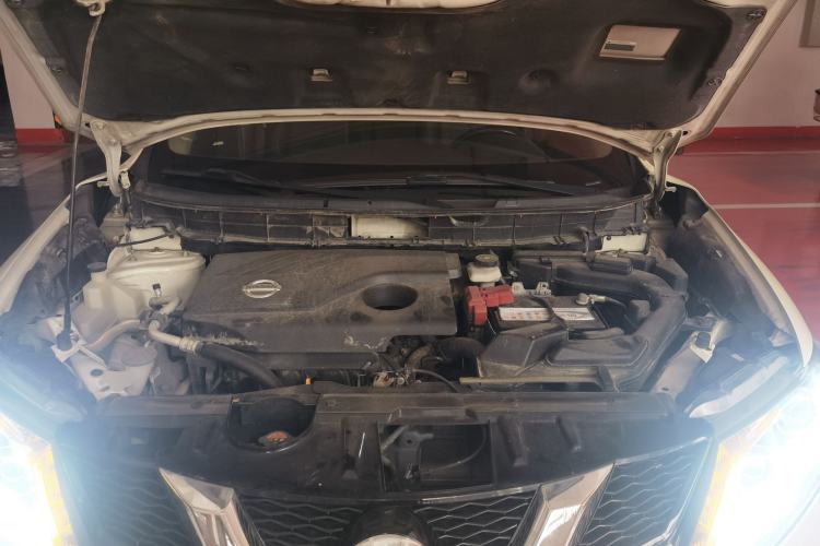 Used Nissan X-Trail 2014 2.0L CVT Comfort Edition 2WD Engine Bay