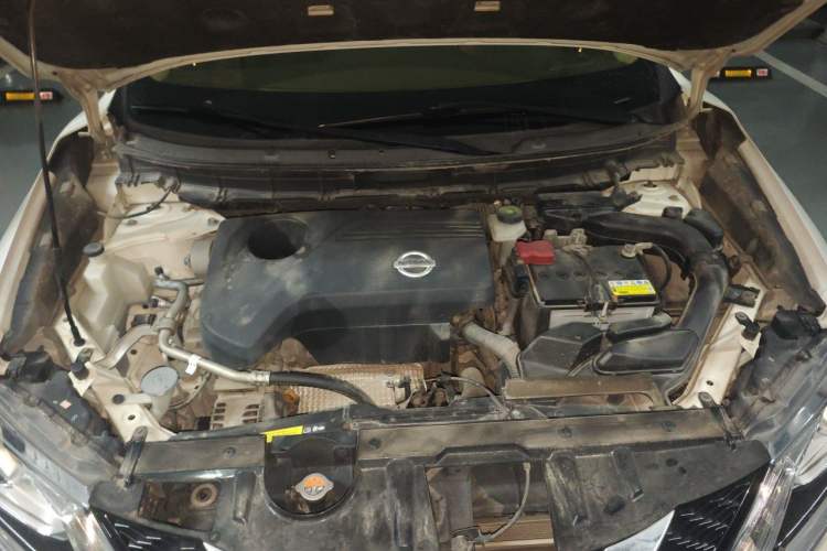 Used Nissan X-Trail 2014 2.5L CVT Ultimate Edition 4WD Engine Bay
