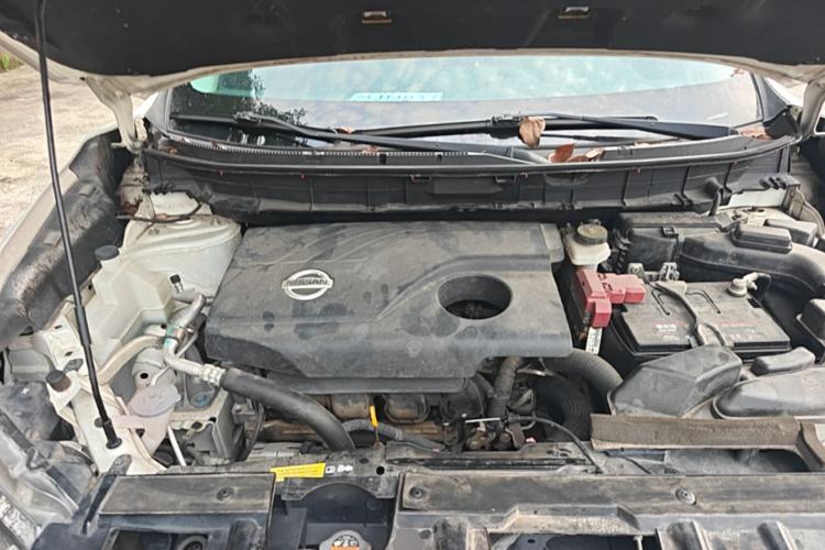 Used Nissan X-Trail 2014 2.0L CVT Comfort Edition 2WD Engine Bay