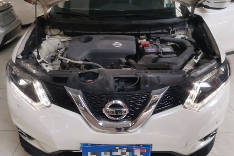 Used Nissan X-Trail 2014 2.5L CVT Leading Edition 4WD Engine Bay