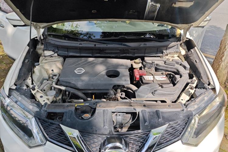 Used Nissan X-Trail 2014 2.0L CVT Comfort Edition 2WD Engine Bay