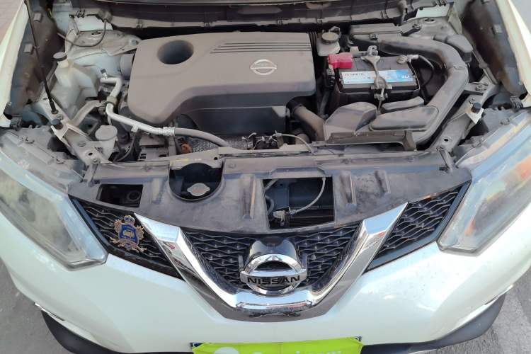 Used Nissan X-Trail 2014 2.5L CVT Luxury Edition 4WD Engine Bay