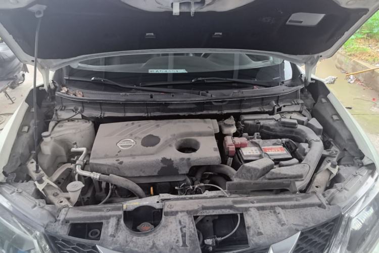 Used Nissan X-Trail 2014 2.0L CVT Comfort Edition 2WD Engine Bay
