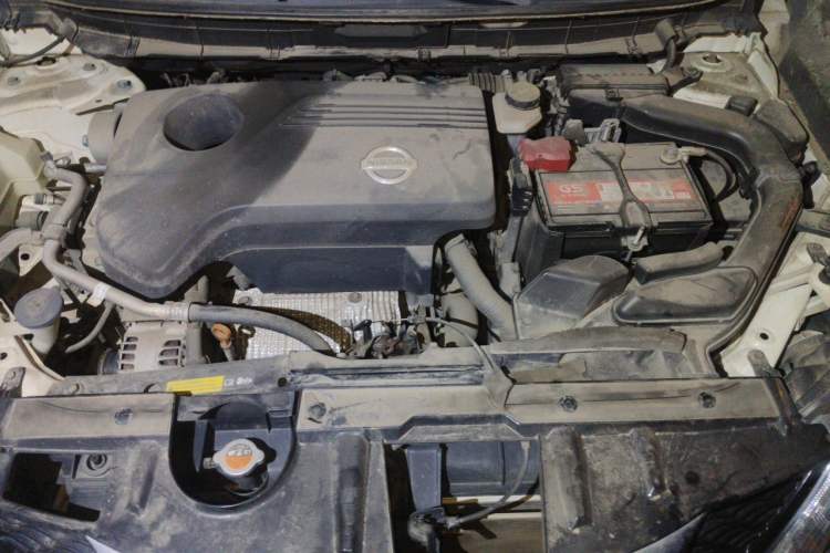 Used Nissan X-Trail 2014 2.5L CVT Leading Edition 4WD Engine Bay