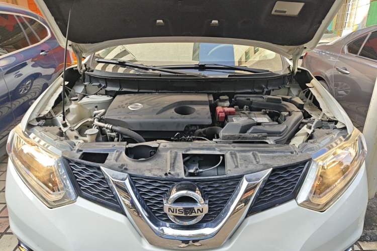 Used Nissan X-Trail 2014 2.0L CVT Comfort Edition 2WD Engine Bay