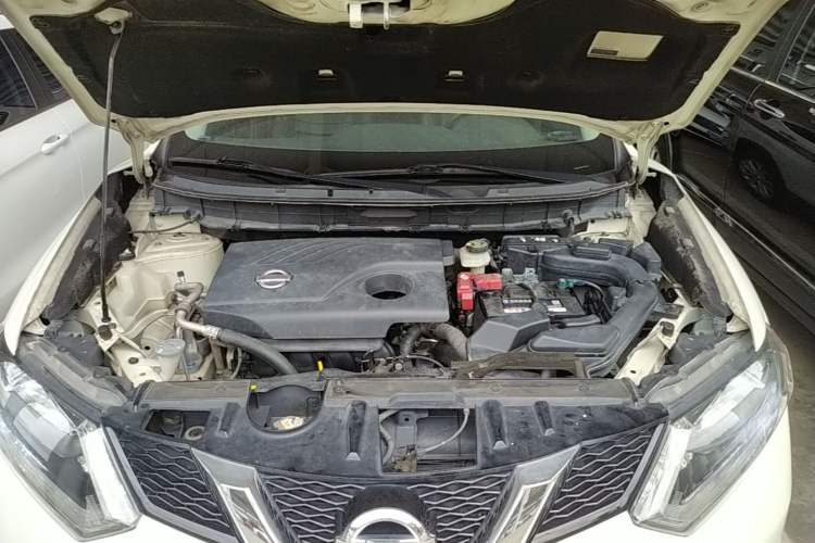 Used Nissan X-Trail 2014 2.0L CVT Comfort Edition 2WD Engine Bay
