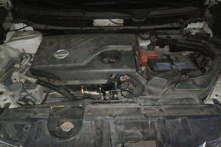 Used Nissan X-Trail 2014 2.0L CVT Comfort Edition 2WD Engine Bay