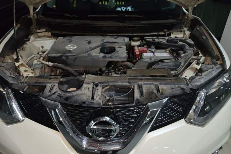Used Nissan X-Trail 2014 2.0L CVT Comfort Edition 2WD Engine Bay