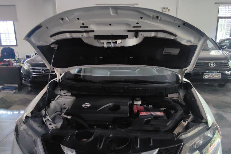 Used Nissan X-Trail 2014 2.0L CVT Comfort Edition 2WD Engine Bay