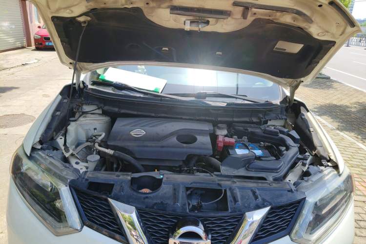 Used Nissan X-Trail 2014 2.0L CVT Comfort Edition 2WD Engine Bay