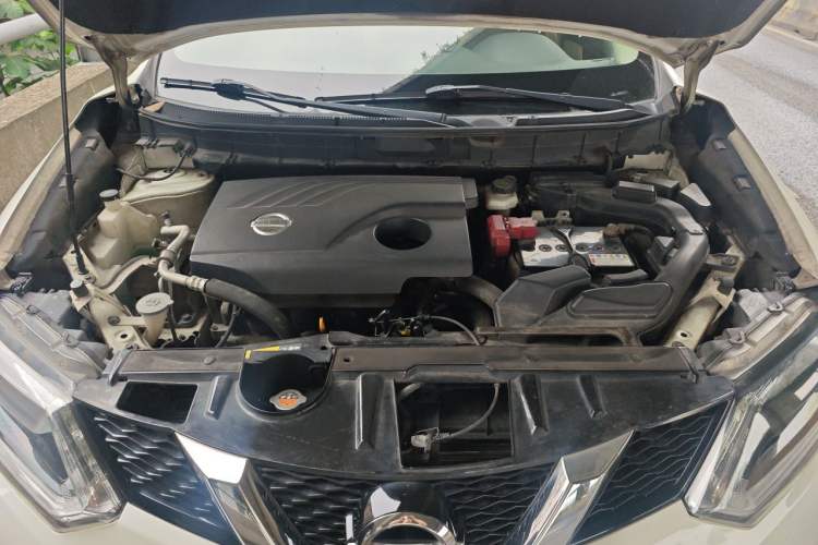 Used Nissan X-Trail 2014 2.0L CVT Comfort Edition 2WD Engine Bay