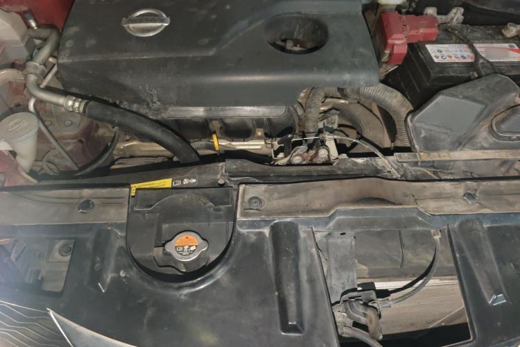 Used Nissan X-Trail 2014 2.0L CVT Comfort Edition 2WD Engine Bay