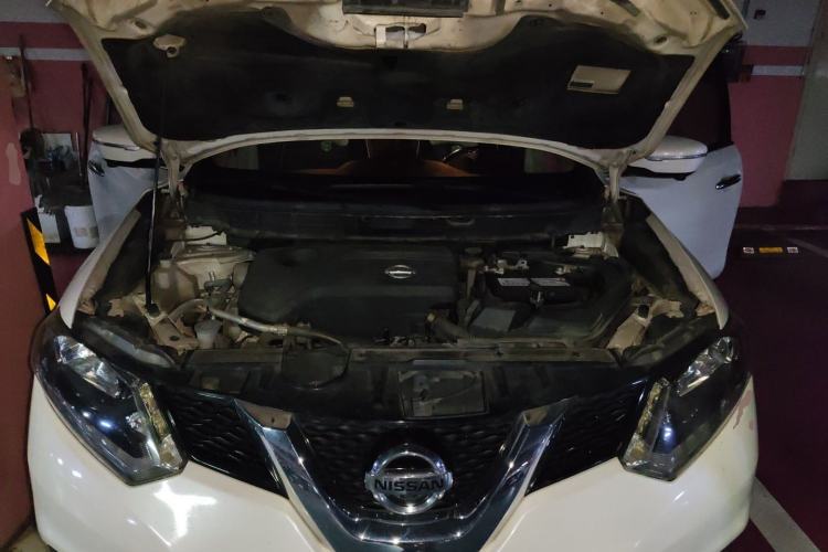 Used Nissan X-Trail 2014 2.5L CVT Luxury Edition 4WD Engine Bay