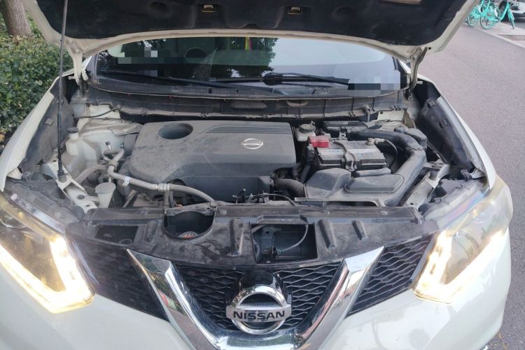 Used Nissan X-Trail 2014 2.5L CVT Luxury Edition 4WD Engine Bay