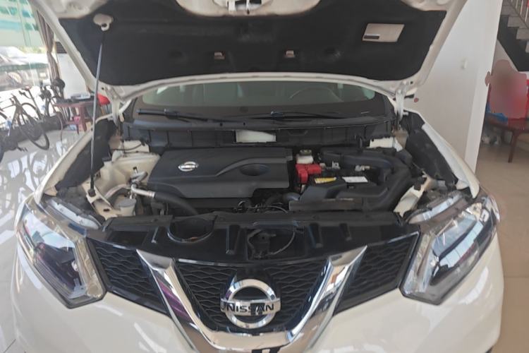 Used Nissan X-Trail 2014 2.0L CVT Comfort Edition 2WD Engine Bay