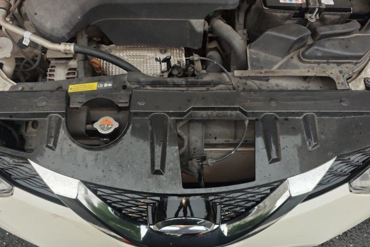 Used Nissan X-Trail 2014 2.5L CVT Luxury Edition 4WD Engine Bay