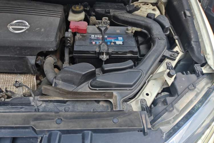 Used Nissan X-Trail 2014 2.5L CVT Luxury Edition 4WD Engine Bay Left