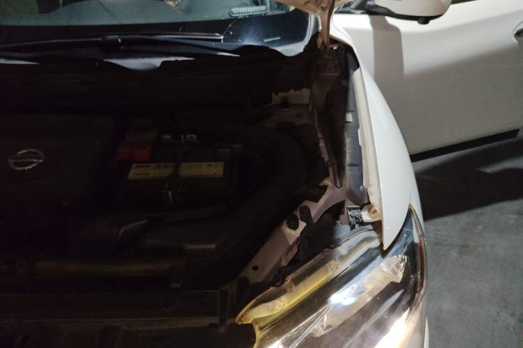 Used Nissan X-Trail 2014 2.5L CVT Luxury Edition 4WD Engine Bay Left