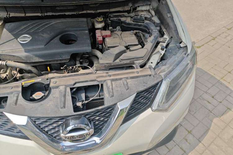 Used Nissan X-Trail 2014 2.0L CVT Comfort Edition 2WD Engine Bay Left