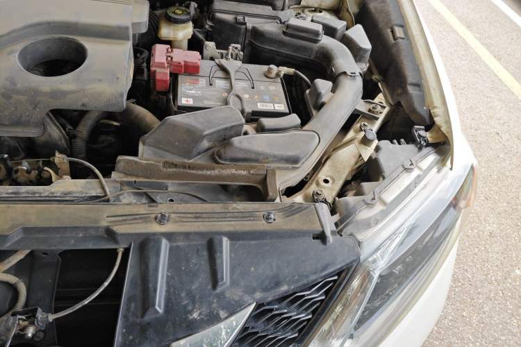 Used Nissan X-Trail 2014 2.0L CVT Comfort Edition 2WD Engine Bay Left