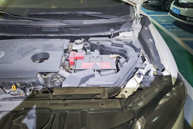 Used Nissan X-Trail 2014 2.0L CVT Comfort Edition 2WD Engine Bay Left