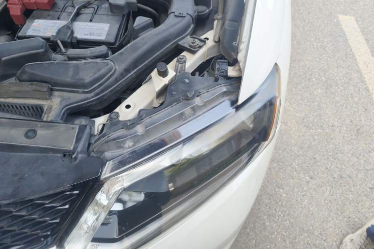Used Nissan X-Trail 2014 2.0L CVT Comfort Edition 2WD Engine Bay Left