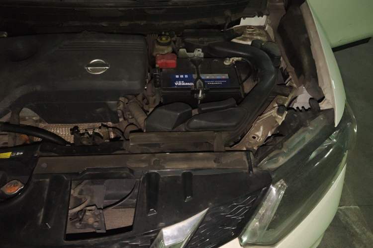 Used Nissan X-Trail 2014 2.5L CVT Leading Edition 4WD Engine Bay Left