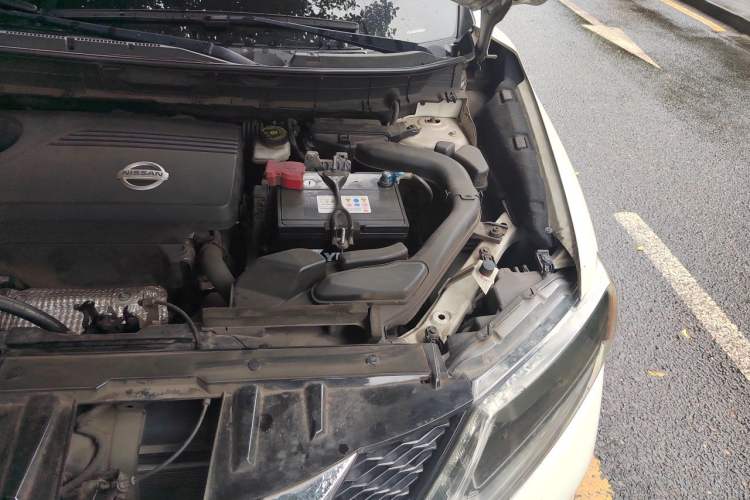 Used Nissan X-Trail 2014 2.5L CVT Luxury Edition 4WD Engine Bay Left