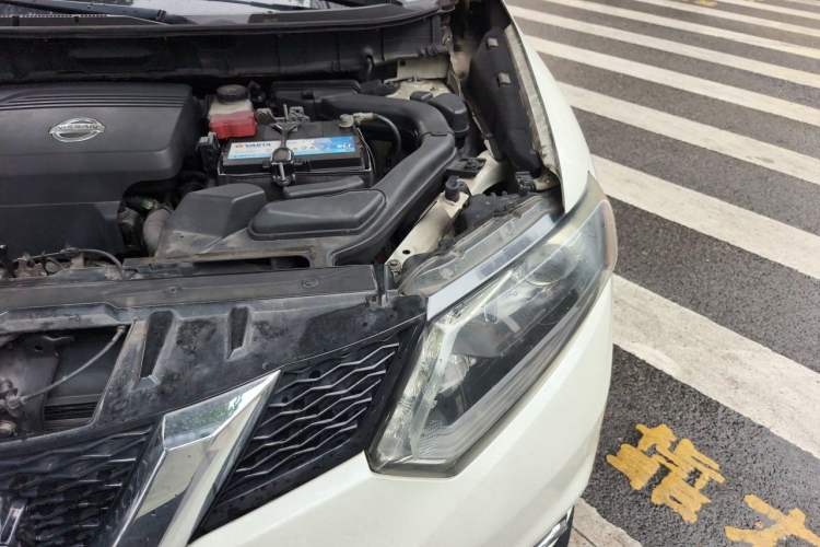 Used Nissan X-Trail 2014 2.5L CVT Leading Edition 4WD Engine Bay Left