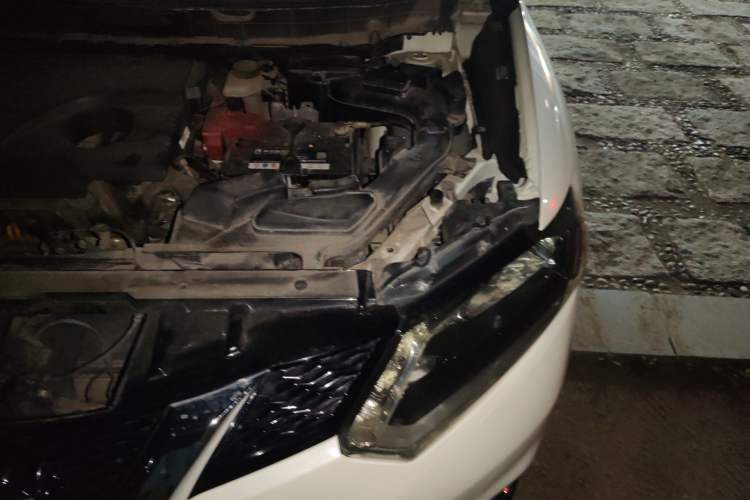 Used Nissan X-Trail 2014 2.0L CVT Comfort Edition 2WD Engine Bay Left