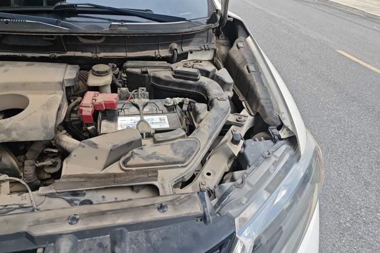 Used Nissan X-Trail 2014 2.0L CVT Comfort Edition 2WD Engine Bay Left