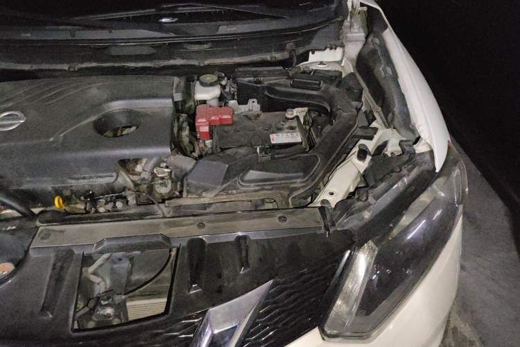 Used Nissan X-Trail 2014 2.0L CVT Smart Edition 2WD Engine Bay Left