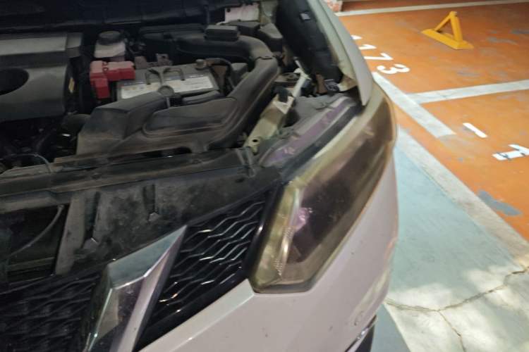 Used Nissan X-Trail 2014 2.0L CVT Smart Edition 2WD Engine Bay Left