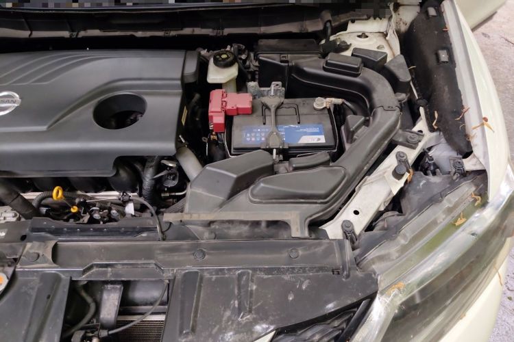 Used Nissan X-Trail 2014 2.0L CVT Comfort Edition 2WD Engine Bay Left