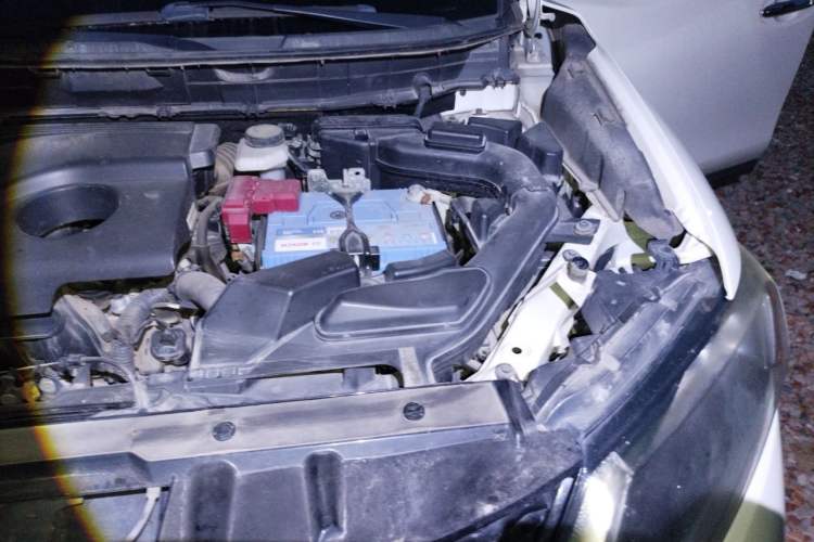 Used Nissan X-Trail 2014 2.0L CVT Comfort Edition 2WD Engine Bay Left