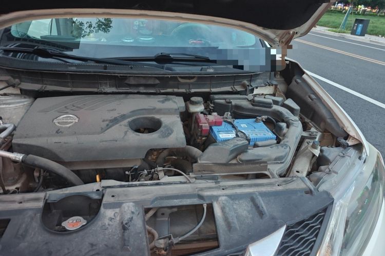 Used Nissan X-Trail 2014 2.0L CVT Comfort Edition 2WD Engine Bay Left