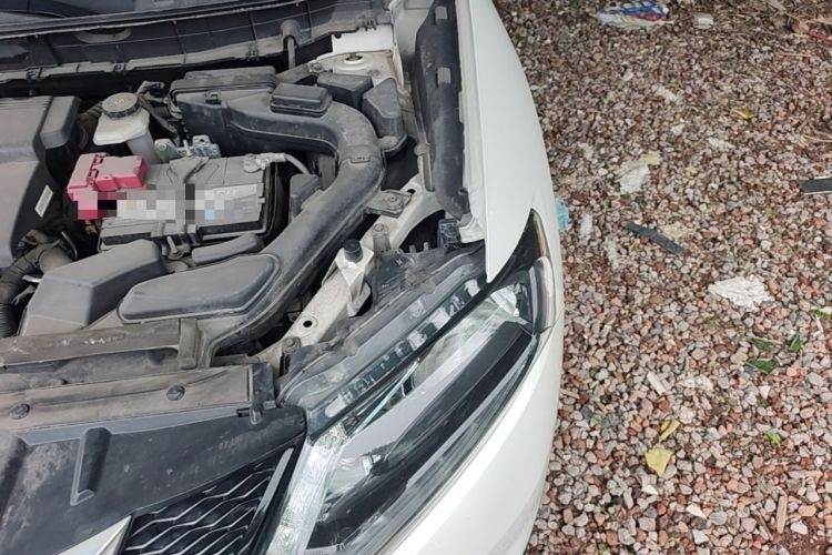 Used Nissan X-Trail 2014 2.0L CVT Comfort Edition 2WD Engine Bay Left