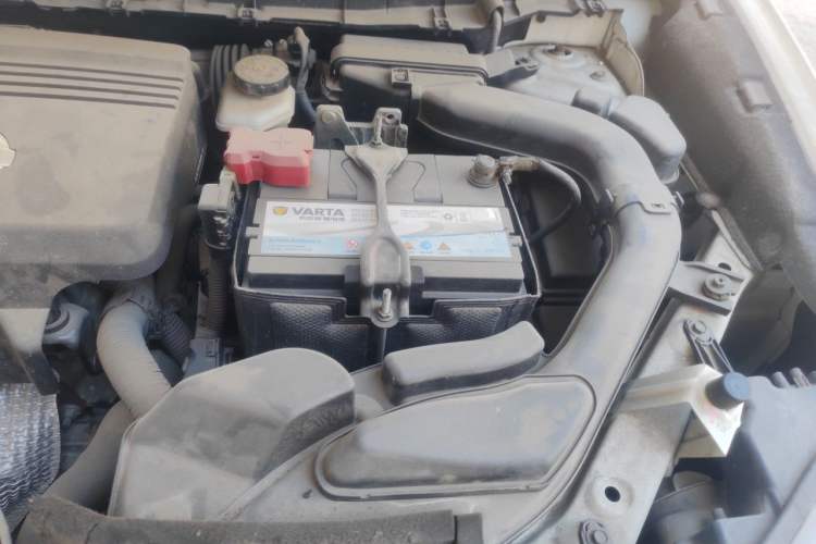 Used Nissan X-Trail 2014 2.5L CVT Luxury Edition 4WD Engine Bay Left