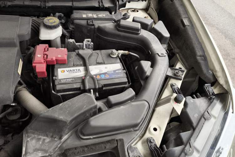 Used Nissan X-Trail 2014 2.0L CVT Comfort Edition 2WD Engine Bay Left