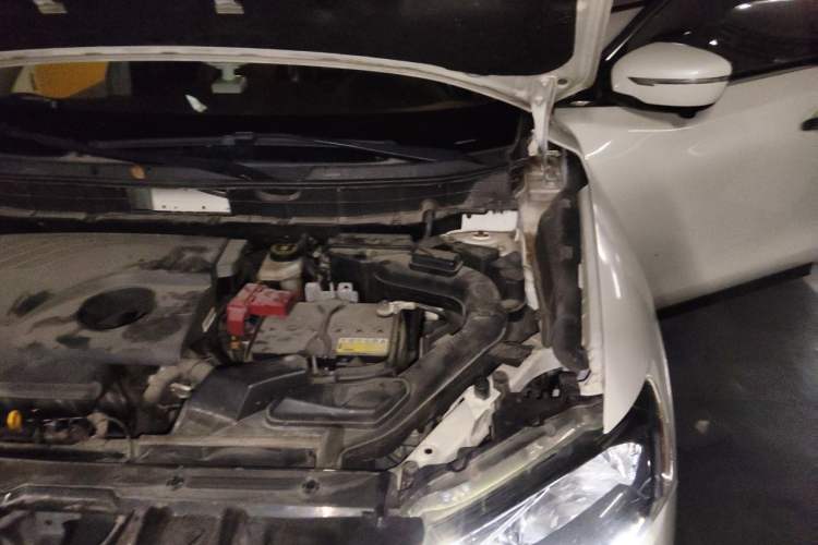 Used Nissan X-Trail 2014 2.0L CVT Comfort Edition 2WD Engine Bay Left