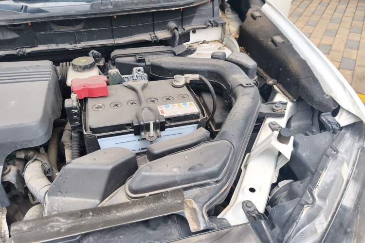 Used Nissan X-Trail 2014 2.5L CVT Luxury Edition 4WD Engine Bay Left