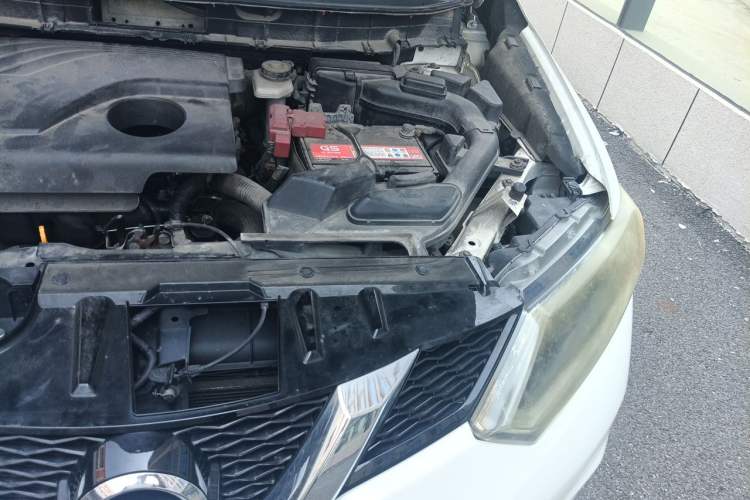 Used Nissan X-Trail 2014 2.0L CVT Smart Edition 2WD Engine Bay Left
