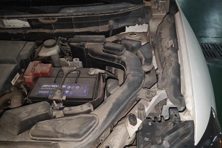 Used Nissan X-Trail 2014 2.0L CVT Comfort Edition 2WD Engine Bay Left