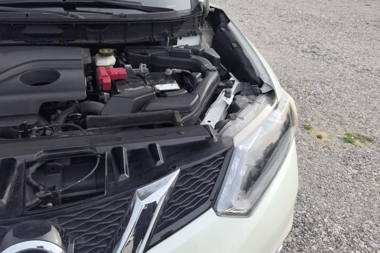 Used Nissan X-Trail 2014 2.0L CVT Comfort Edition 2WD Engine Bay Left