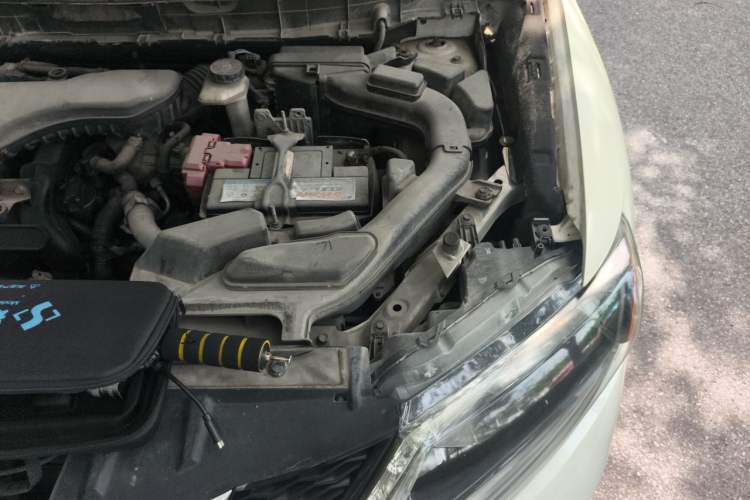 Used Nissan X-Trail 2014 2.0L CVT Comfort Edition 2WD Engine Bay Left